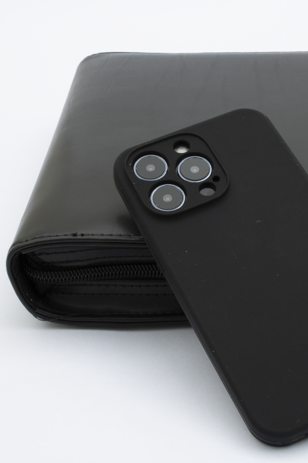 Black JACKETZZ™ Precise Protection Case